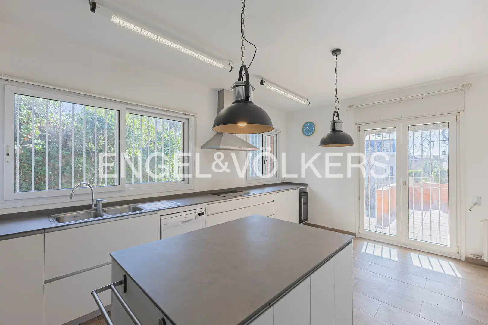 Cocina de Casa o chalet de alquiler en Barcelona con Aire acondicionado, Calefacción y Jardín privado