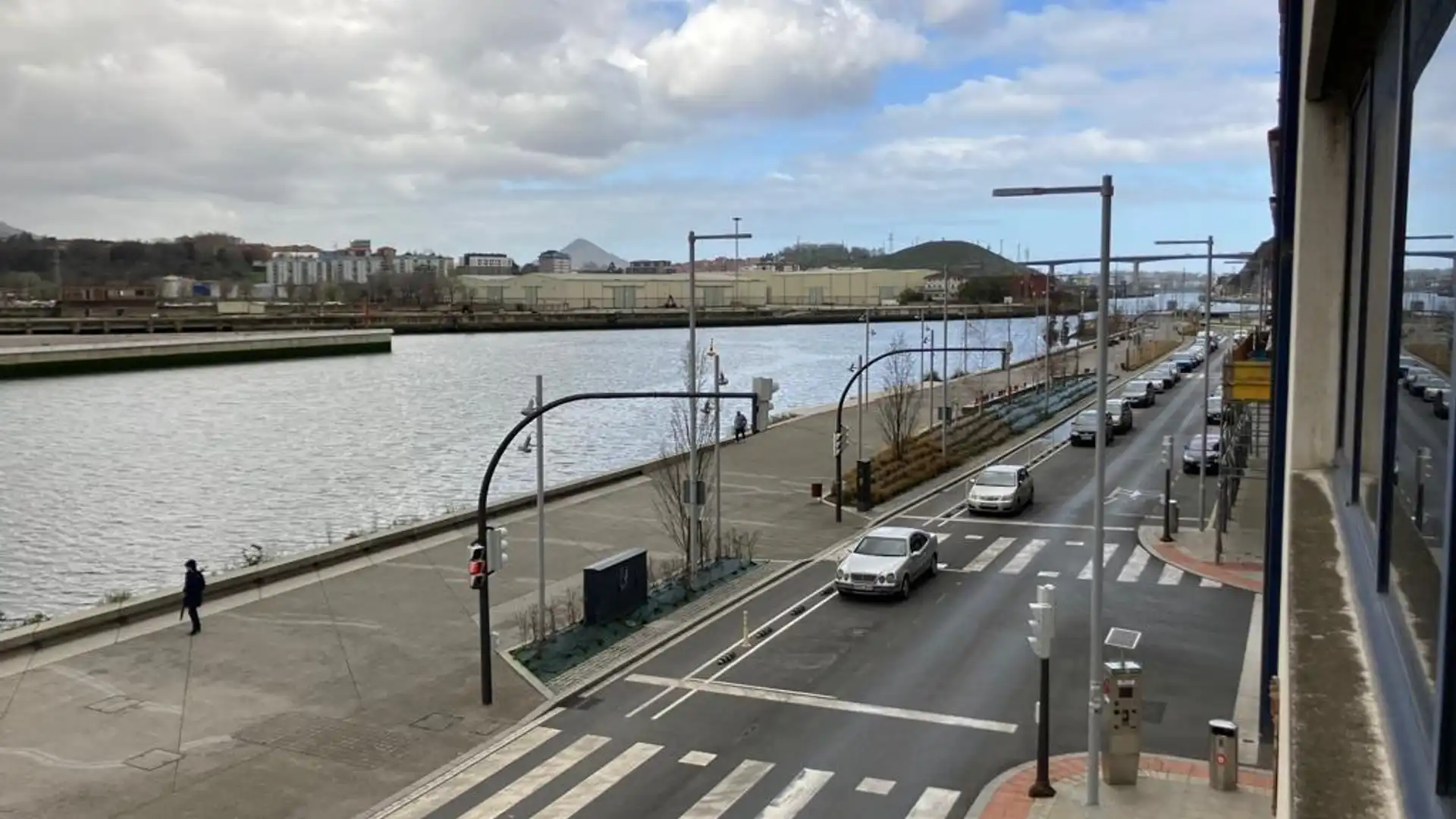 Vista exterior de Oficina de lloguer en Bilbao  amb Aire condicionat