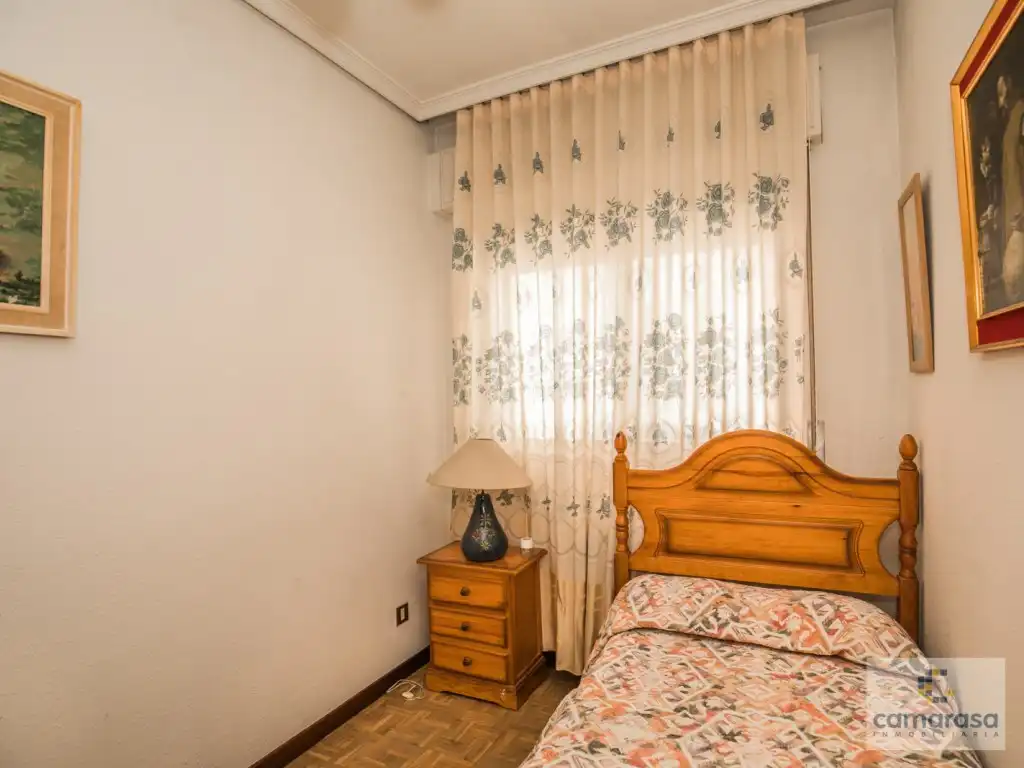 Bedroom of Flat for sale in Ávila