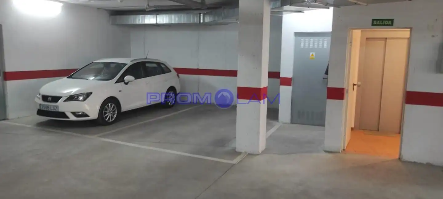 Parking for sale in Calle Huertas