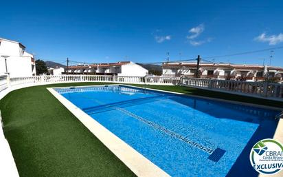 Piscina de Apartament en venda en Roses amb Terrassa, Moblat i Piscina comunitària