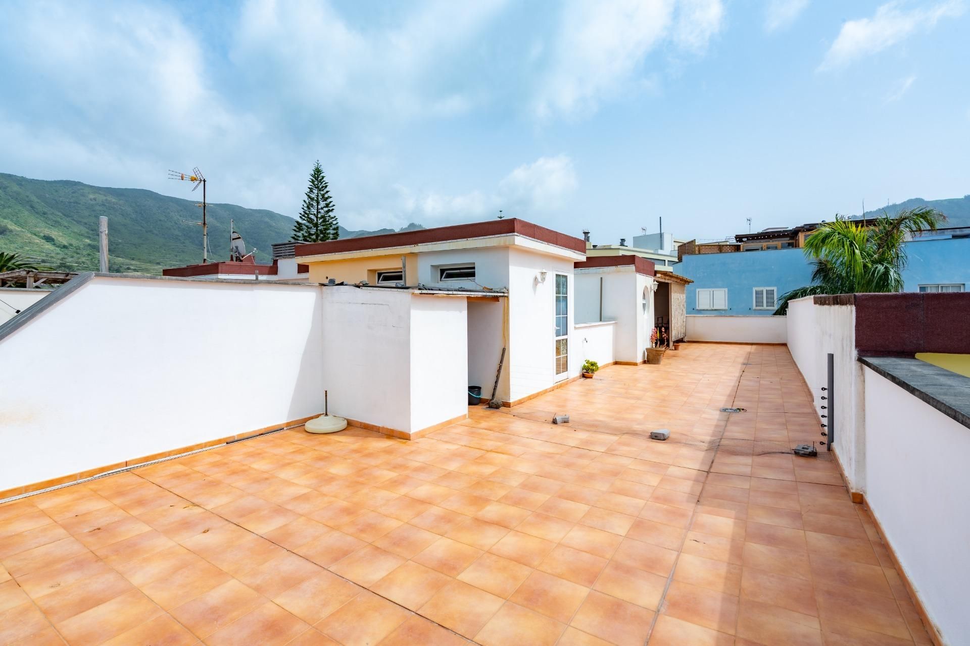 Vista exterior de Ático en venta en Tegueste con Parquet, Terraza y Balcón