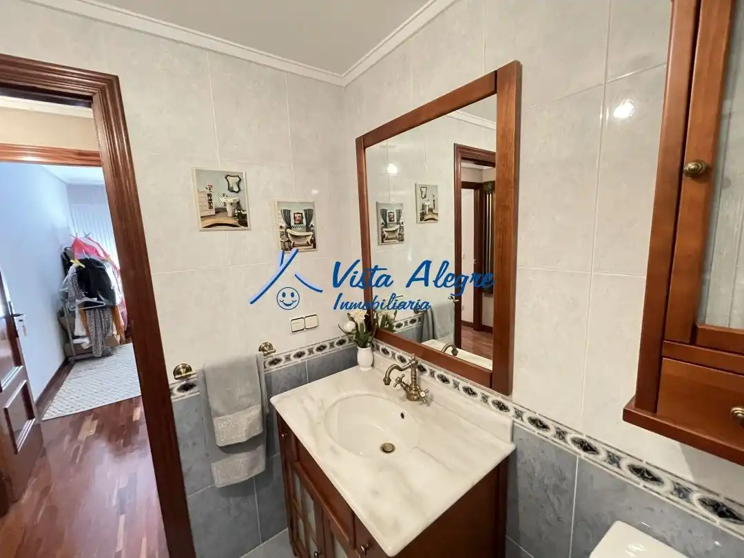 Baño de Piso de alquiler en Haro con Calefacción, Terraza y Trastero