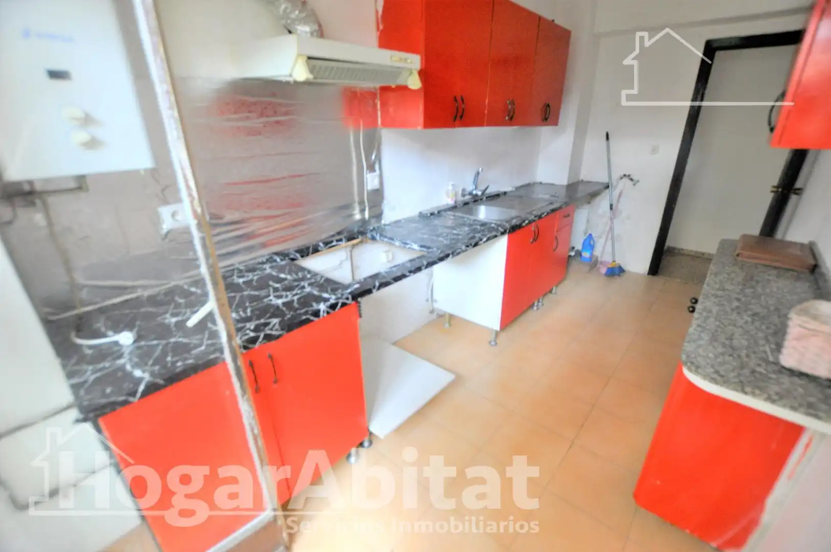Kitchen of Flat for sale in Mislata  with Balcony