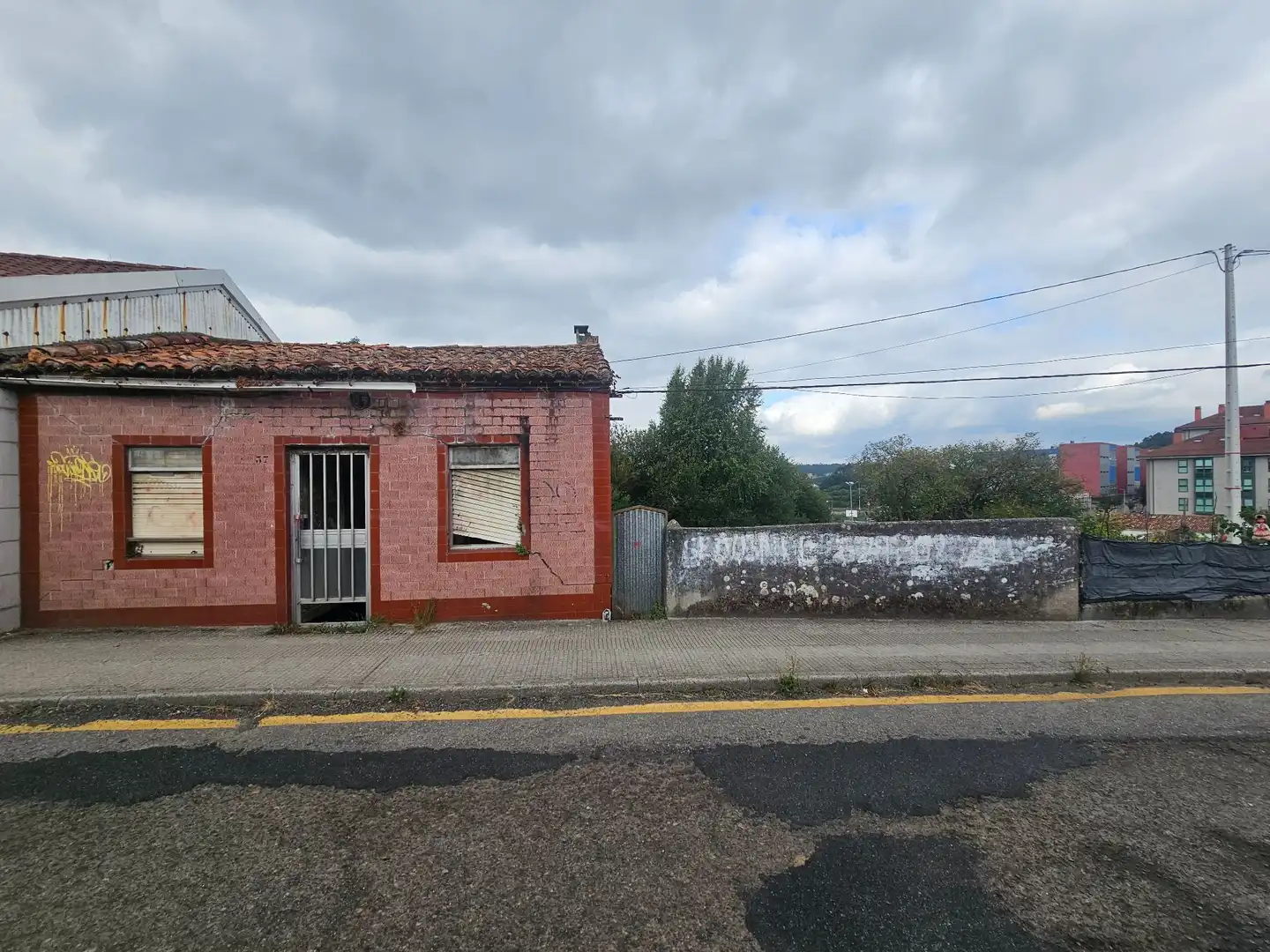 Exterior view of Houses for sale in Santiago de Compostela 