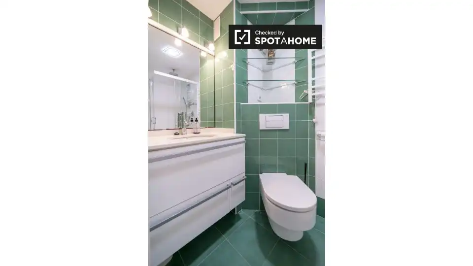 Baño de Piso de alquiler en Valencia con Aire acondicionado, Calefacción y Amueblado
