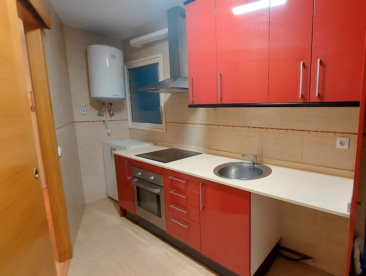 Kitchen of Flat for sale in Sant Feliu de Llobregat  with Parquet flooring, Oven and Balcony