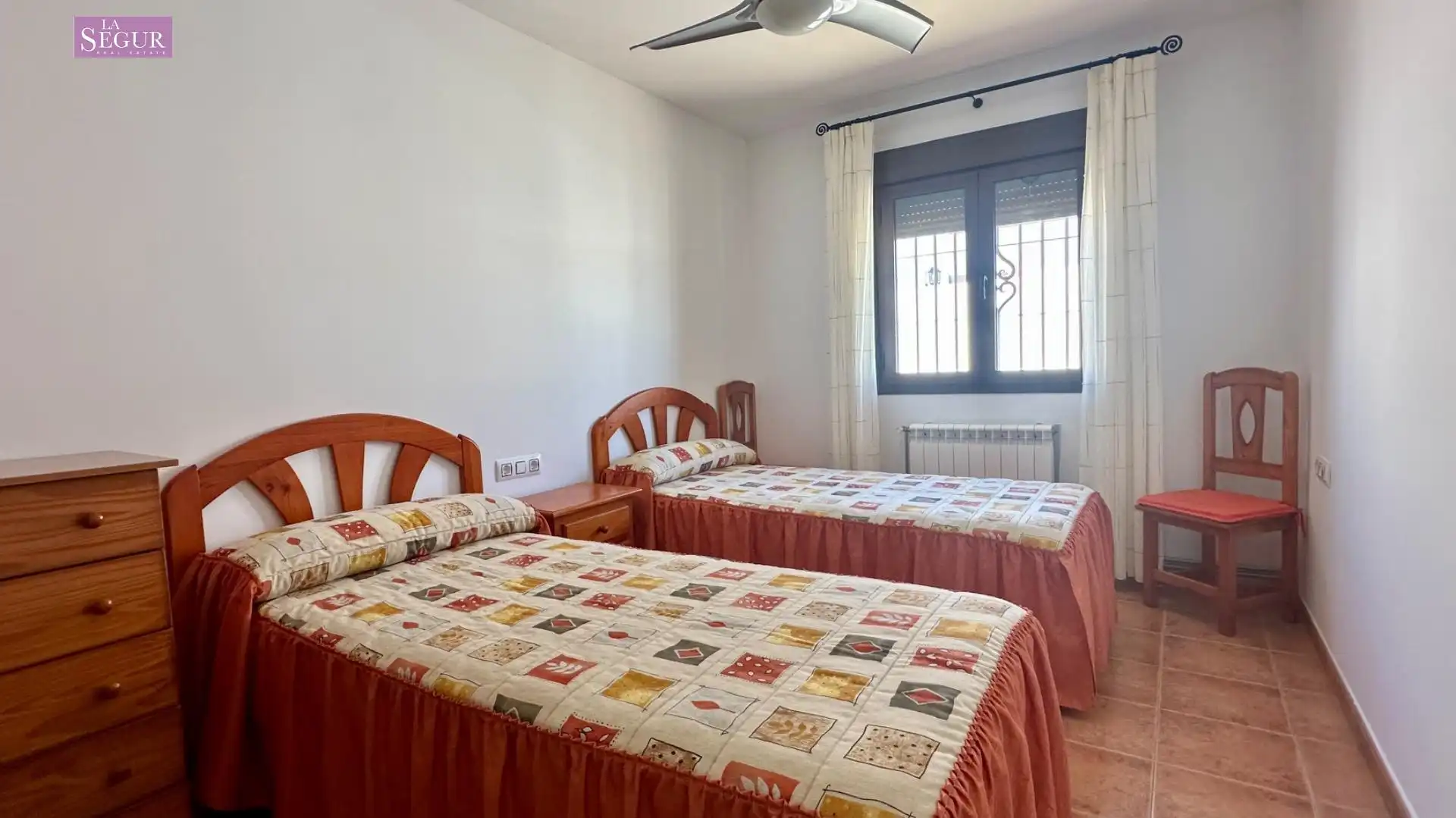 Dormitori de Casa o xalet en venda en Conil de la Frontera amb Jardí privat, Terrassa i Piscina