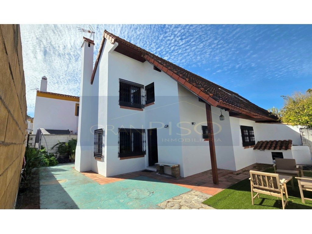 Vista exterior de Casa o chalet en venta en Castellar de la Frontera