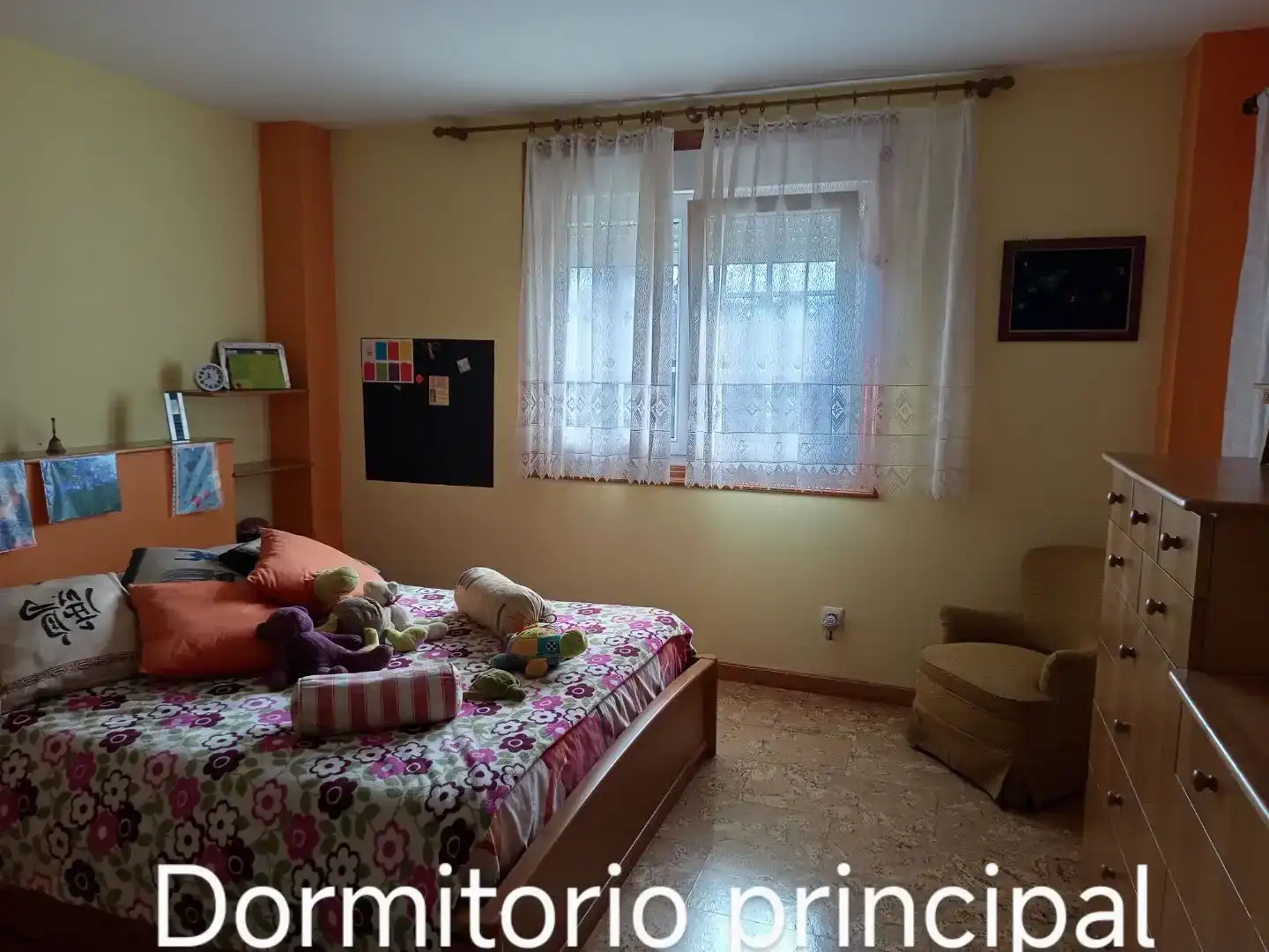 Dormitori de Casa o xalet en venda en Culleredo amb Calefacció, Jardí privat i Terrassa
