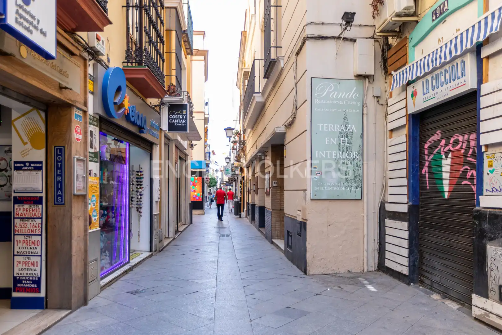 Außenansicht von Haus oder Chalet zum Verkauf in Sevilla mit Klimaanlage, Heizung und Abstellraum
