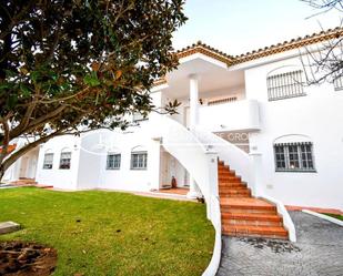 Vista exterior de Apartament en venda en Chiclana de la Frontera amb Terrassa, Moblat i Balcó