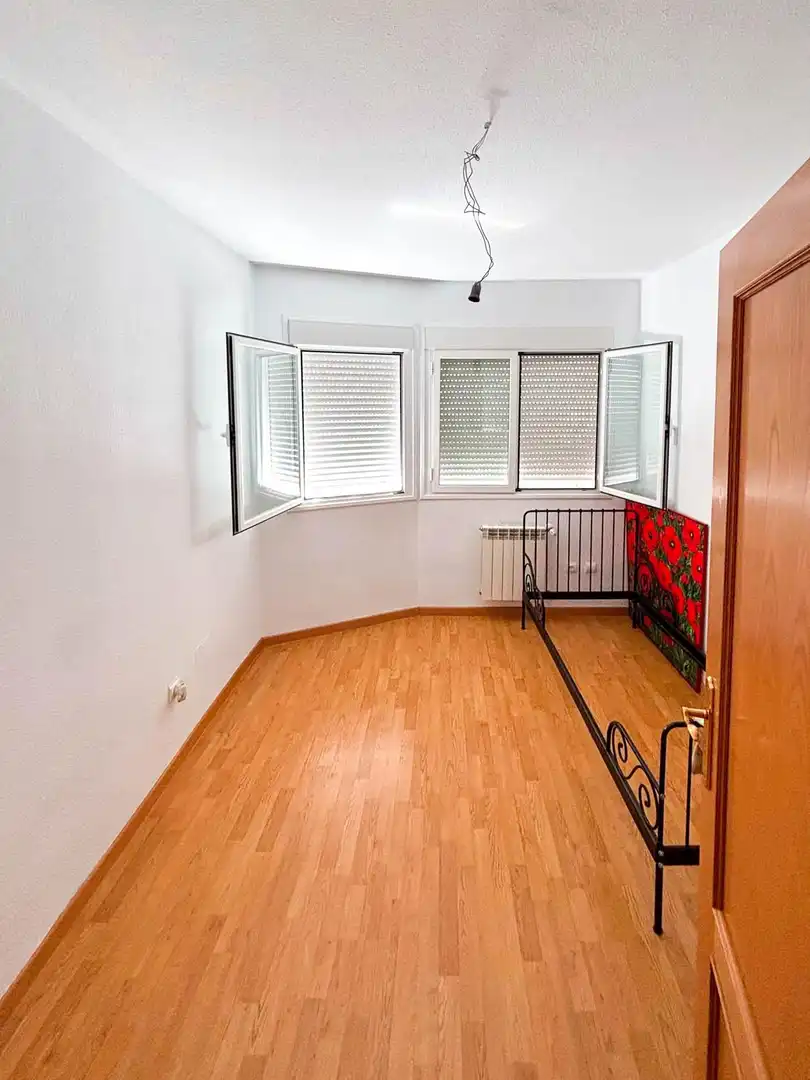 Casa aparellada en venda a Galápagos, imagen 14