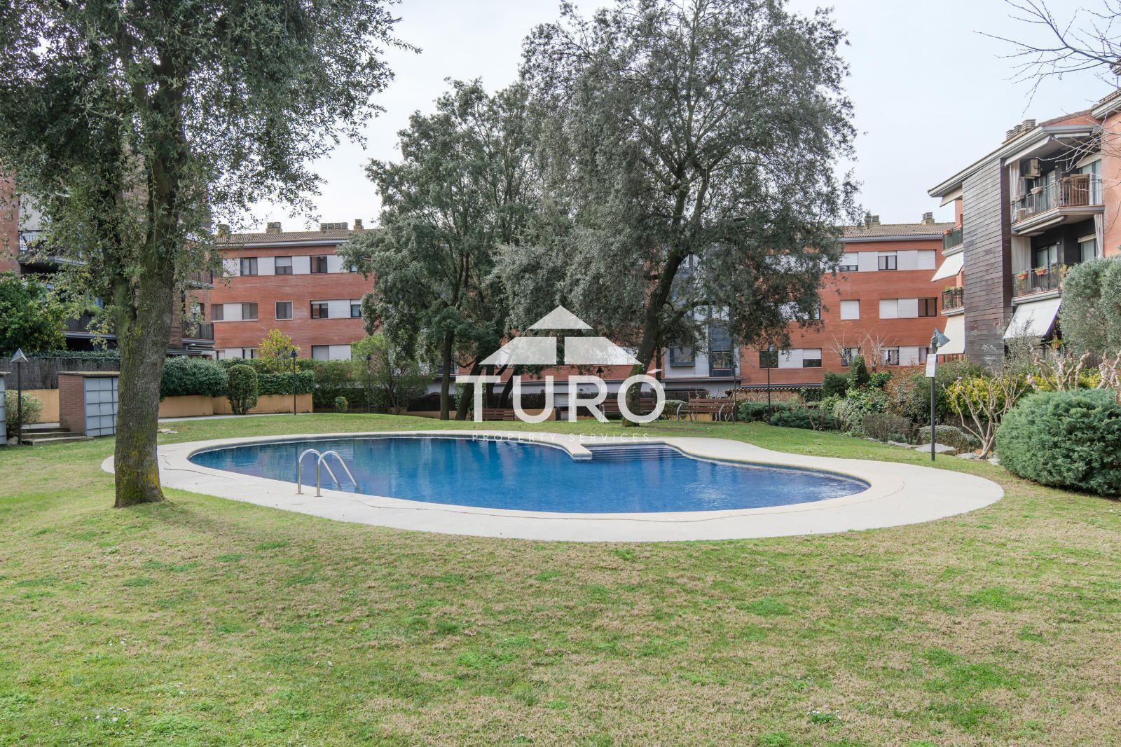 Piscina de Pis en venda en Girona Capital amb Calefacció, Terrassa i Piscina