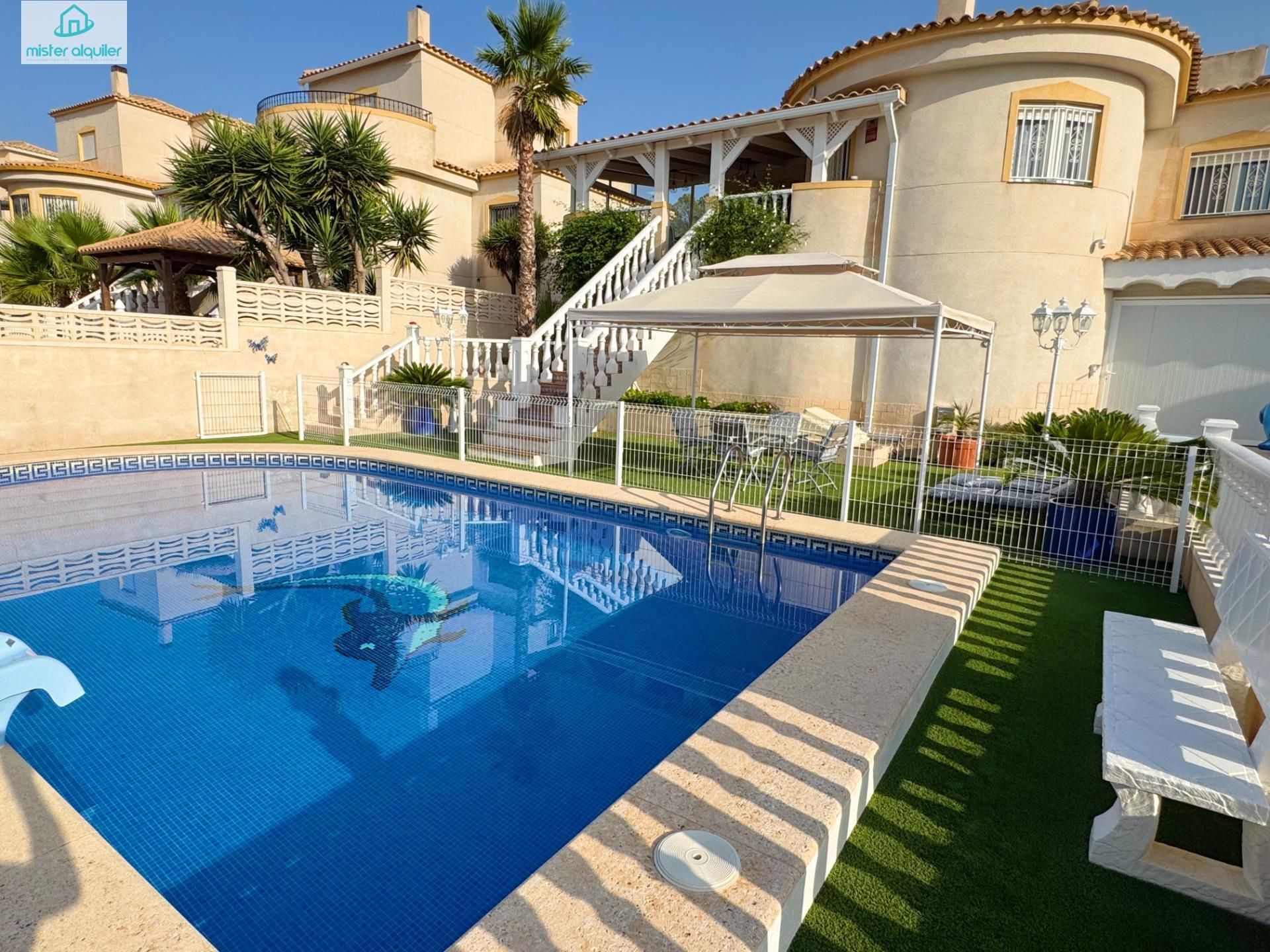 Piscina de Casa o xalet de lloguer en Castalla amb Aire condicionat, Calefacció i Jardí privat