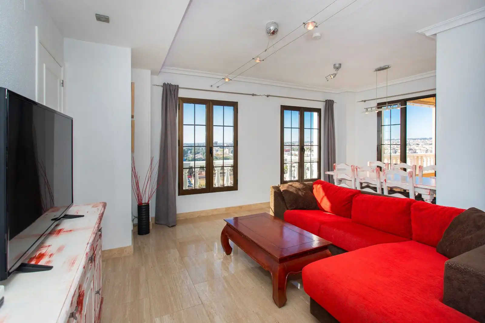Apartamento con piscina en venta en N/A, imagen 2