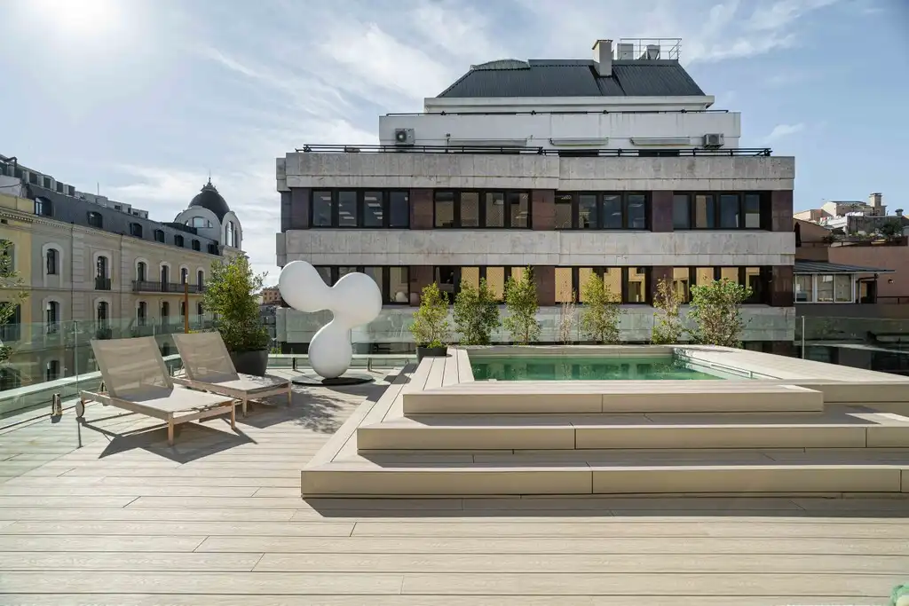 Terrassa de Apartament en venda en Barcelona amb Terrassa, Moblat i Jacuzzi