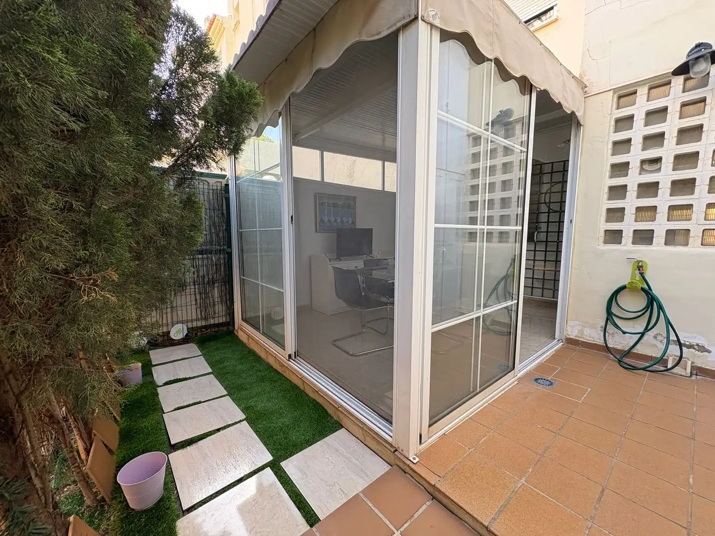 Terrasse von Erdgeschoss zum Verkauf in Benalmádena mit Terrasse, Möbliert und Gemeinschaftspool