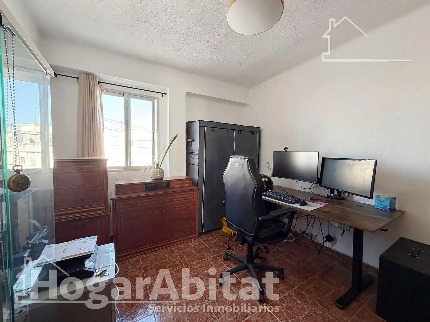 Bedroom of Flat for sale in Valencia