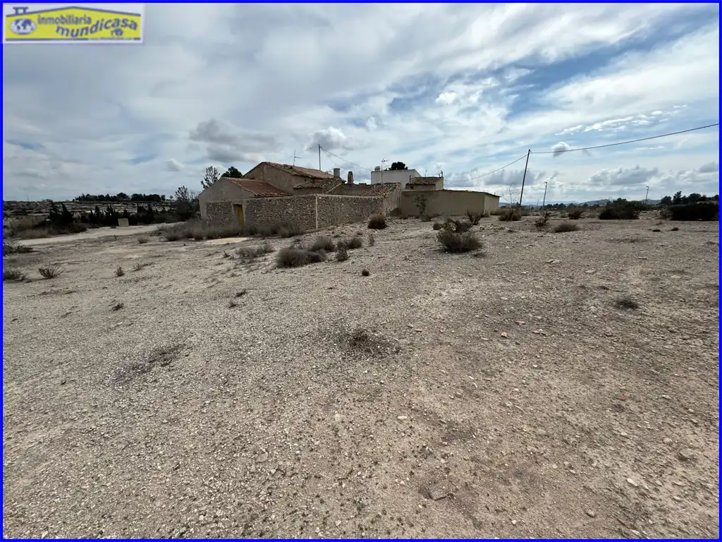 Country homes for sale in Fortuna