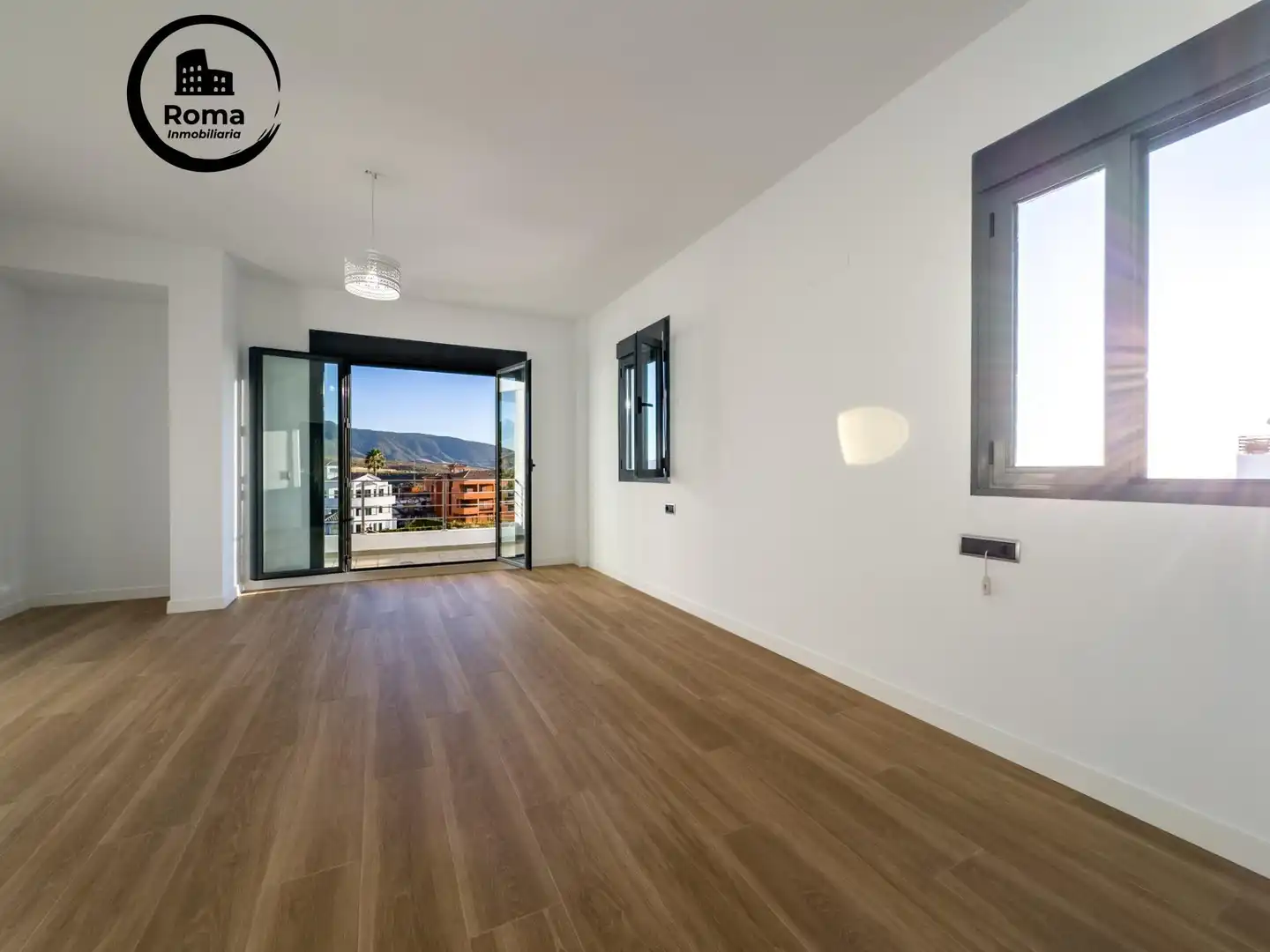 Sala de estar de Casa o chalet en venta en La Zubia con Aire acondicionado, Calefacción y Jardín privado