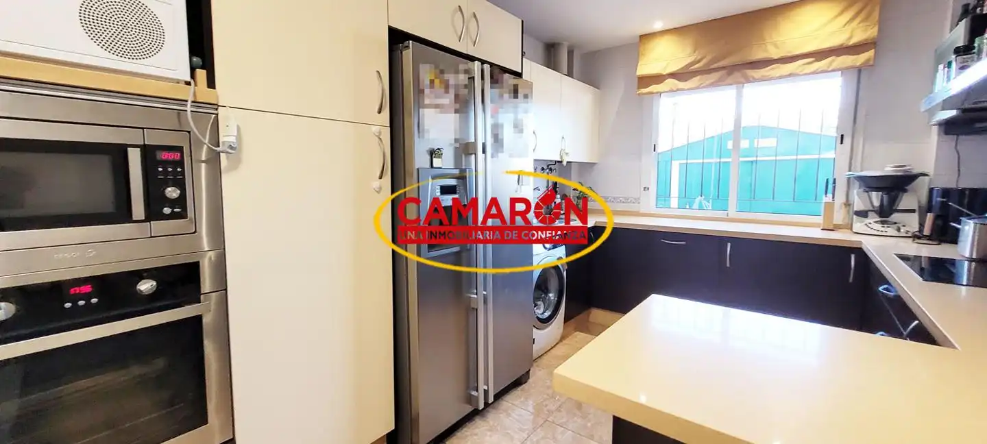 Cocina de Casa adosada en venta en Coria del Río con Aire acondicionado