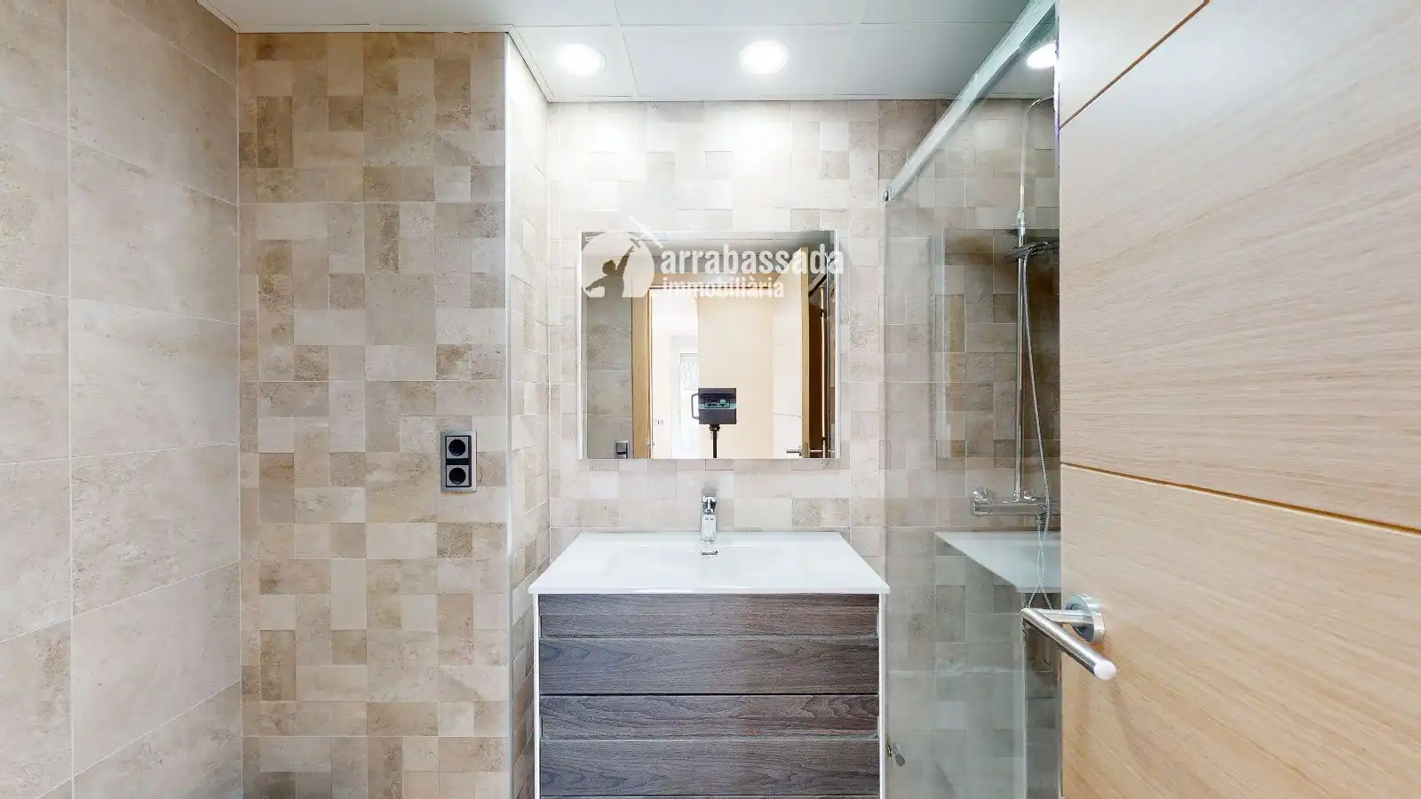 Baño de Piso de alquiler en Tarragona con Aire acondicionado, Calefacción y Terraza