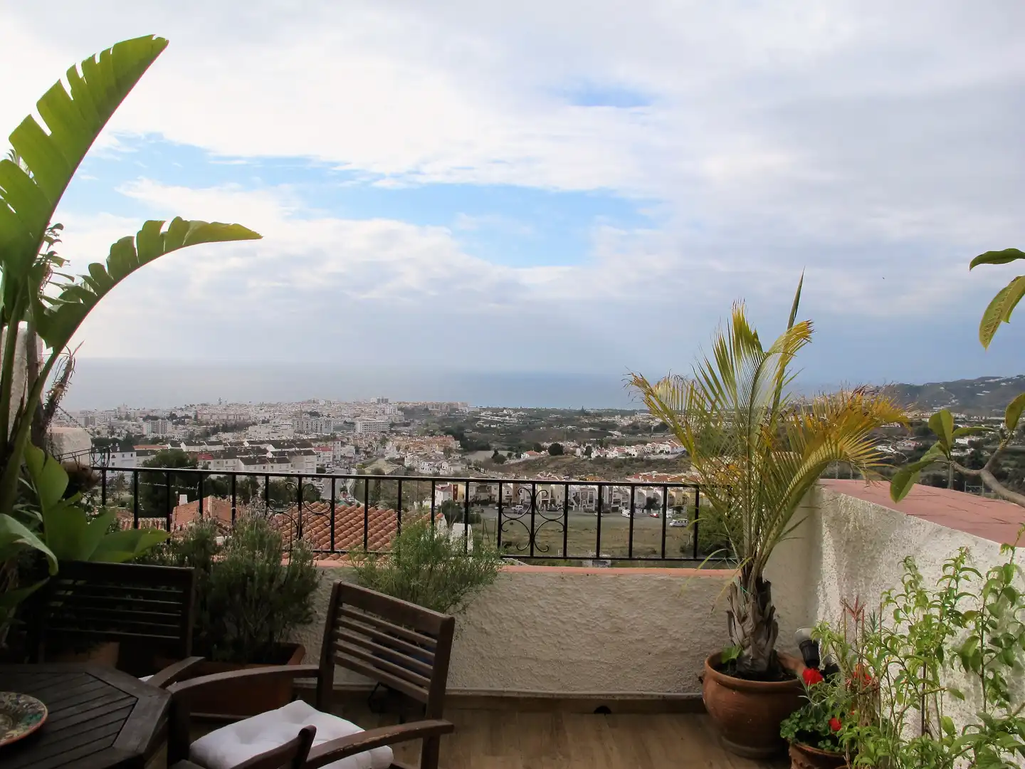 Vista exterior de Apartamento en venta en Nerja con Aire acondicionado, Terraza y Amueblado