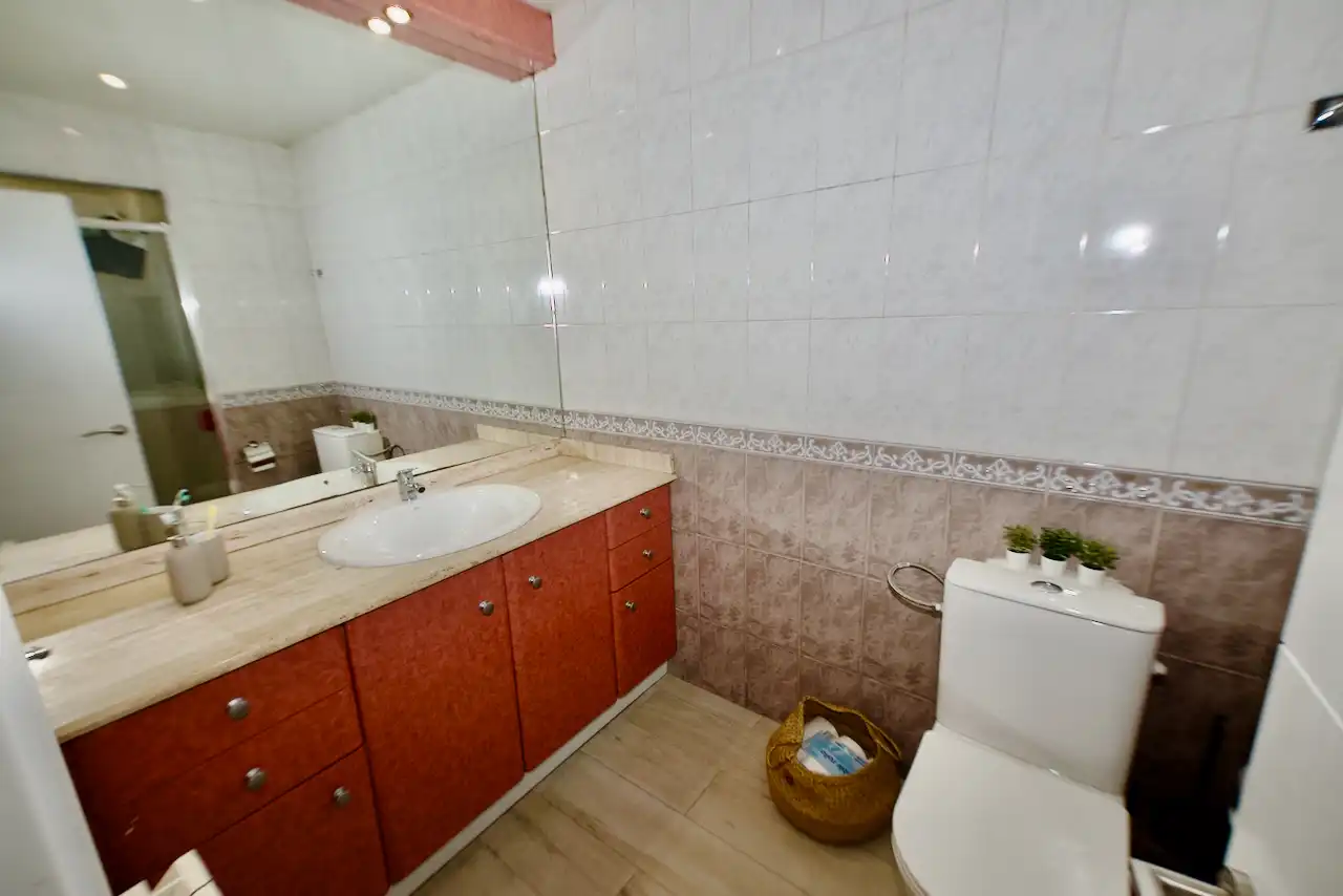 Badezimmer von Wohnung zum Verkauf in Terrassa mit Klimaanlage, Heizung und Parkett
