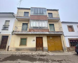 Vista exterior de Casa adosada en venda en Úbeda amb Terrassa