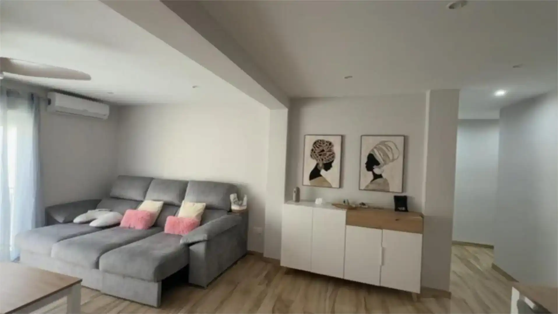 Living room of Flat for sale in Elda  with Air Conditioner and Balcony