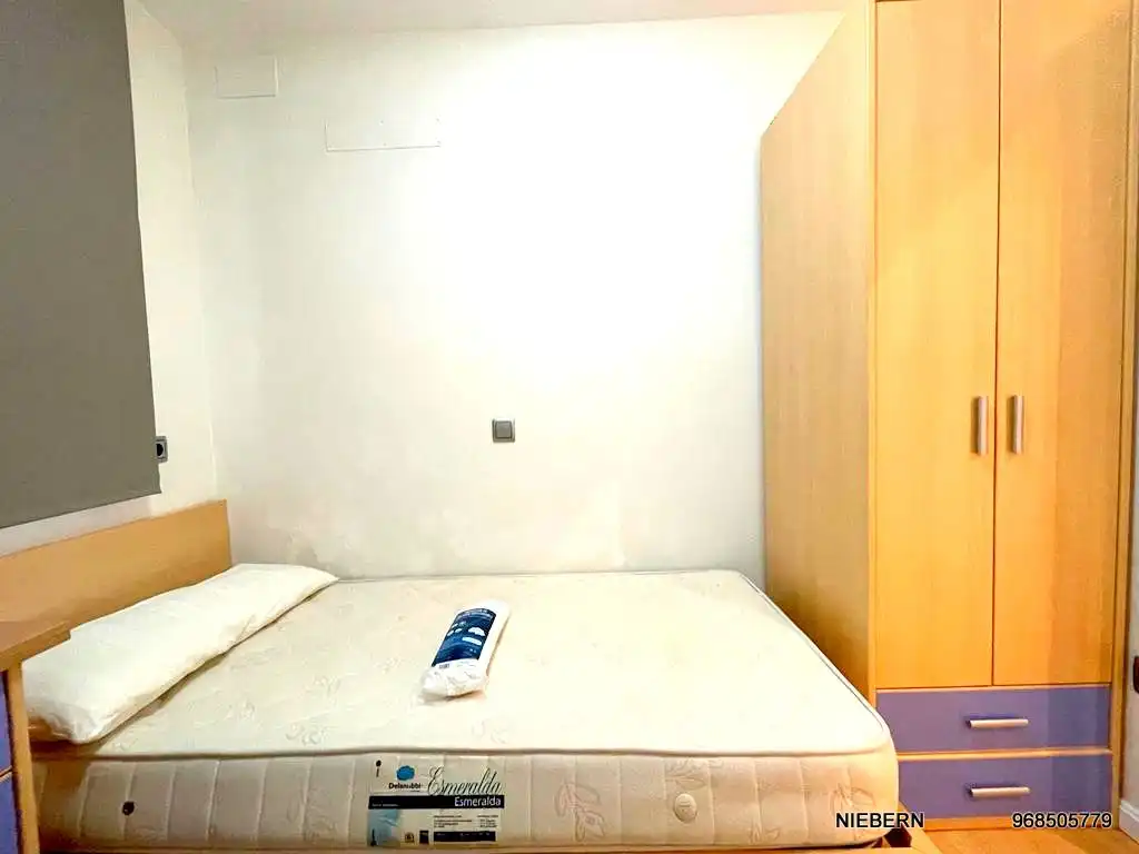 Habitación de Piso de alquiler en Cartagena con Aire acondicionado, Parquet y Amueblado