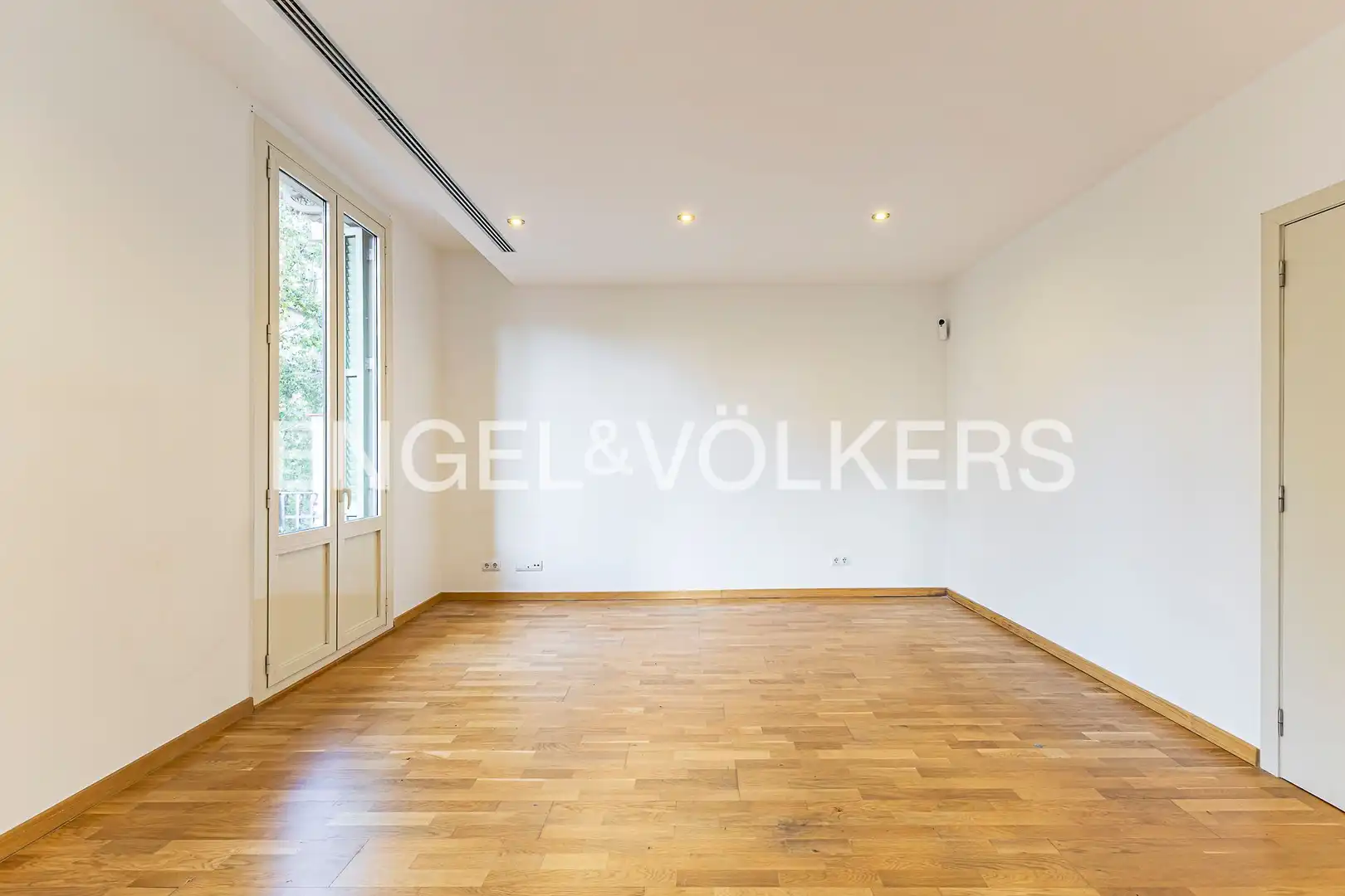 Sala d'estar de Pis en venda en Barcelona amb Aire condicionat, Calefacció i Parquet
