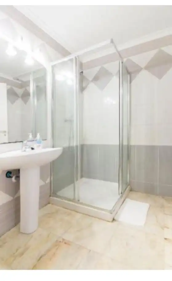 Bany de Apartament en venda en Benidorm amb Aire condicionat, Terrassa i Moblat