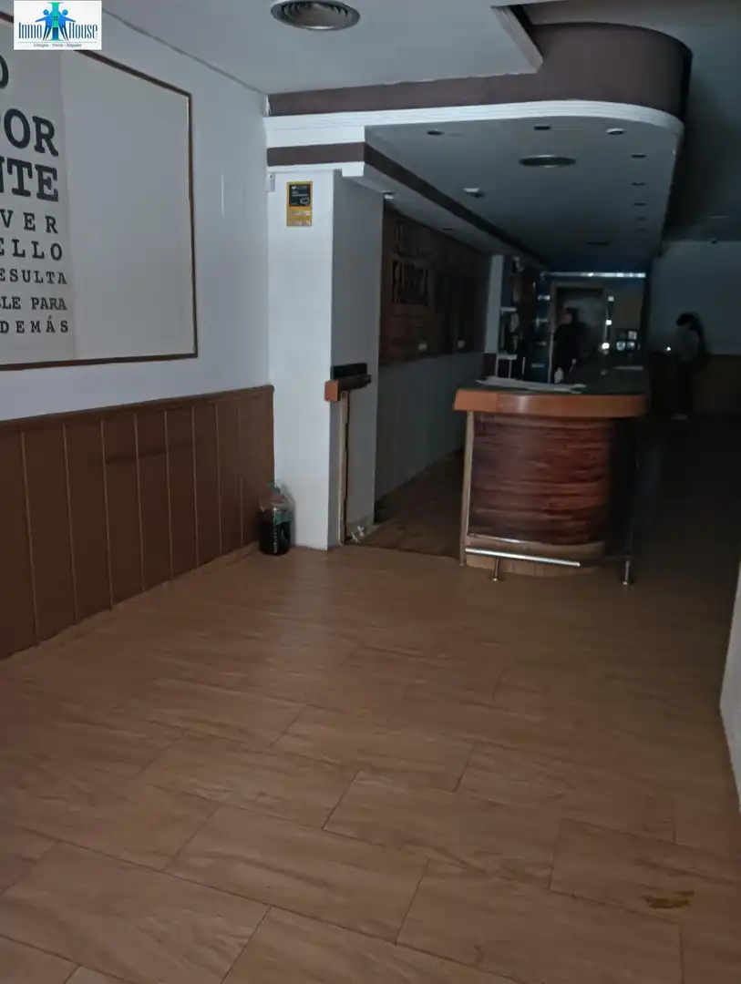 Local comercial en venda a Centro, imagen 2
