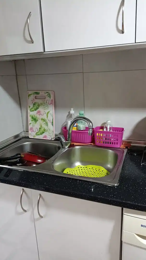 Cocina de Piso para compartir en Madrid con Aire acondicionado, Calefacción y Jardín privado