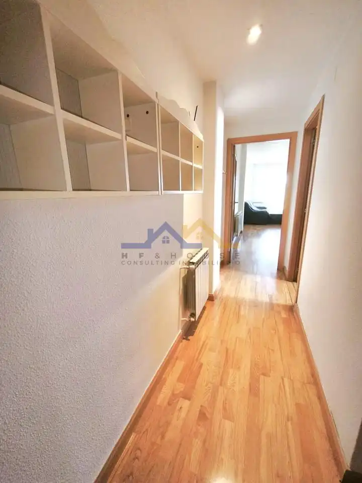 Wohnung zum Verkauf in Ontígola mit Klimaanlage, Heizung und Privatgarten