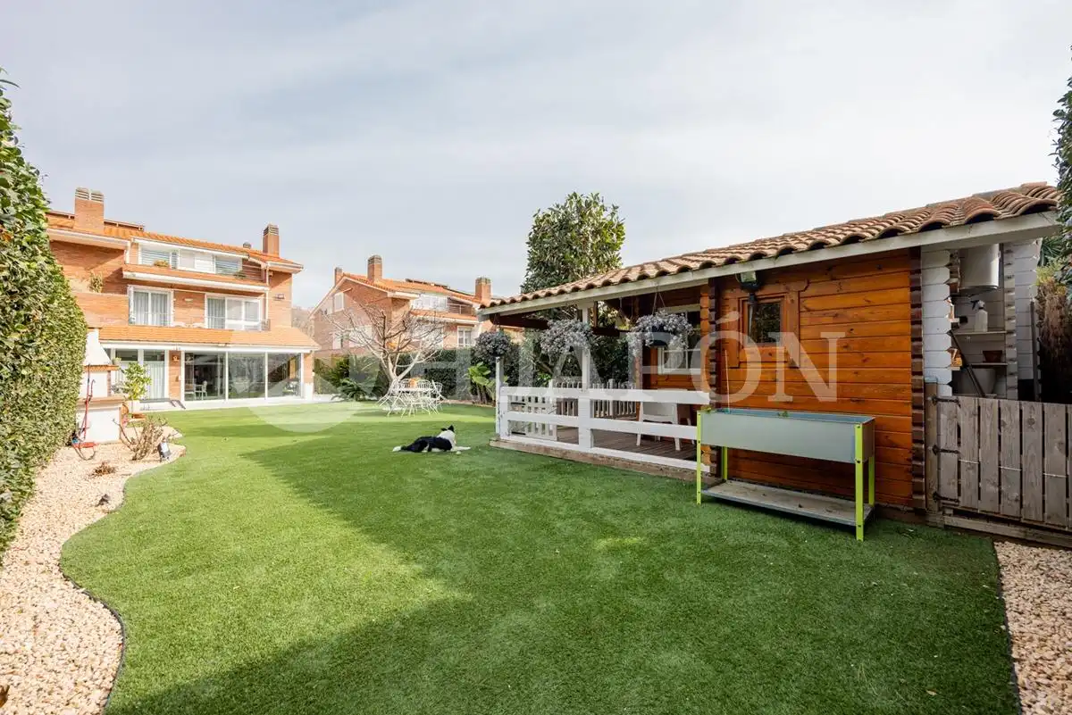 Garden of Houses for sale in Alella  with Air Conditioner, Private garden and Terrace
