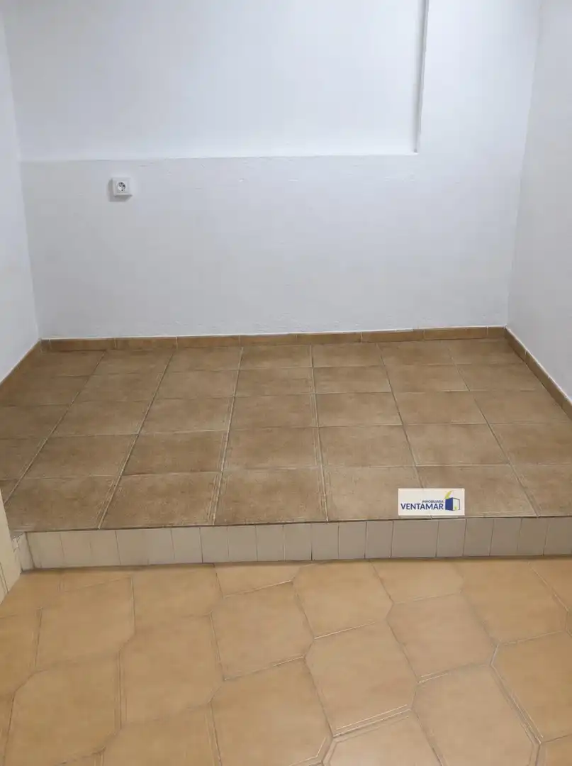 Küche von Geschaftsraum zum Verkauf in San Roque mit Terrasse