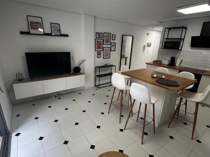 Cuina de Apartament en venda en Torrevieja amb Aire condicionat, Calefacció i Terrassa