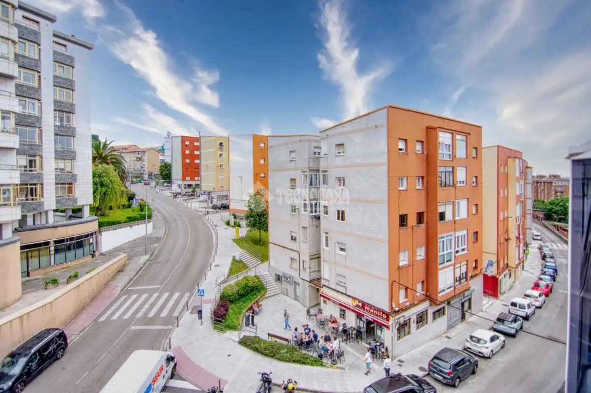 Vista exterior de Piso en venta en Santander con Calefacción