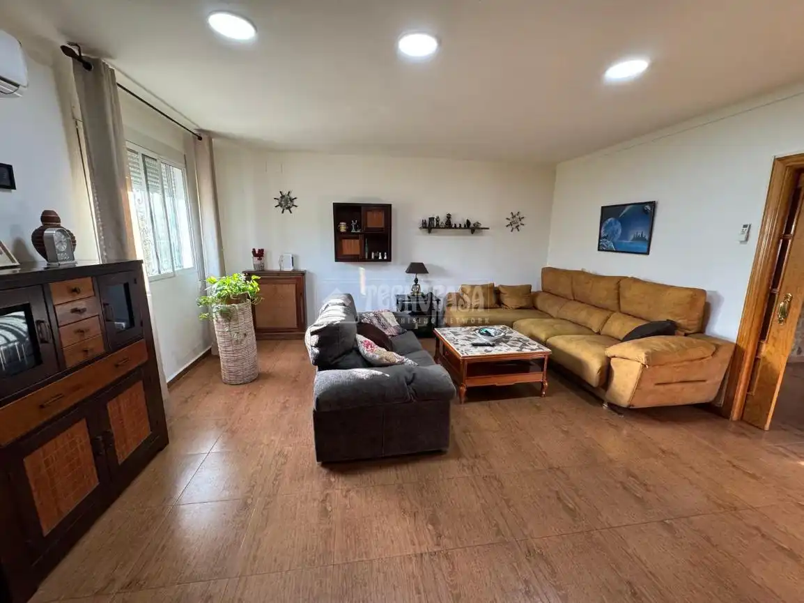 Wohnzimmer von Country house zum Verkauf in Badajoz mit Klimaanlage, Privatgarten und Terrasse