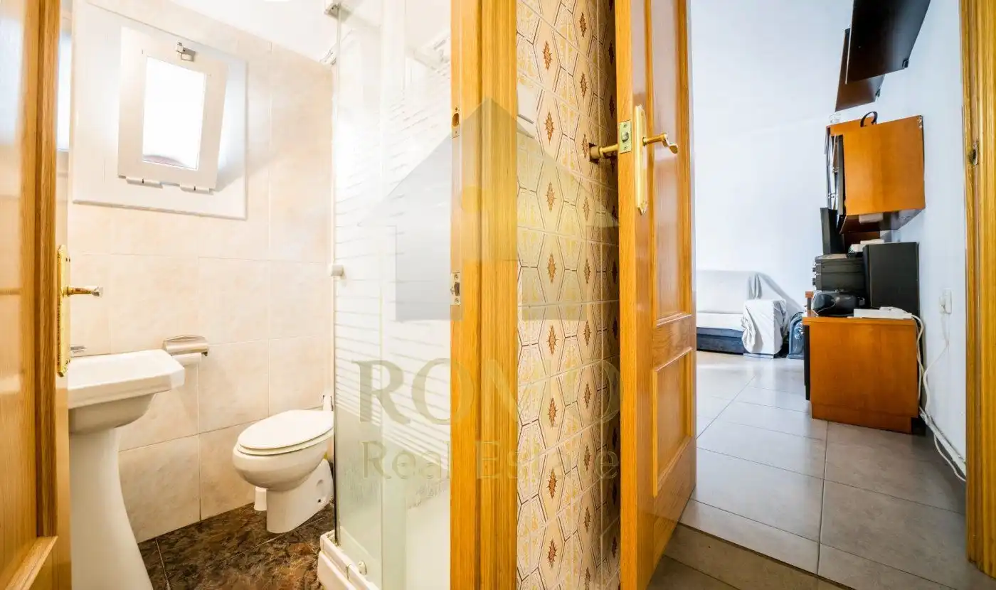 Habitación de Edificio en venta en Santa Perpètua de Mogoda