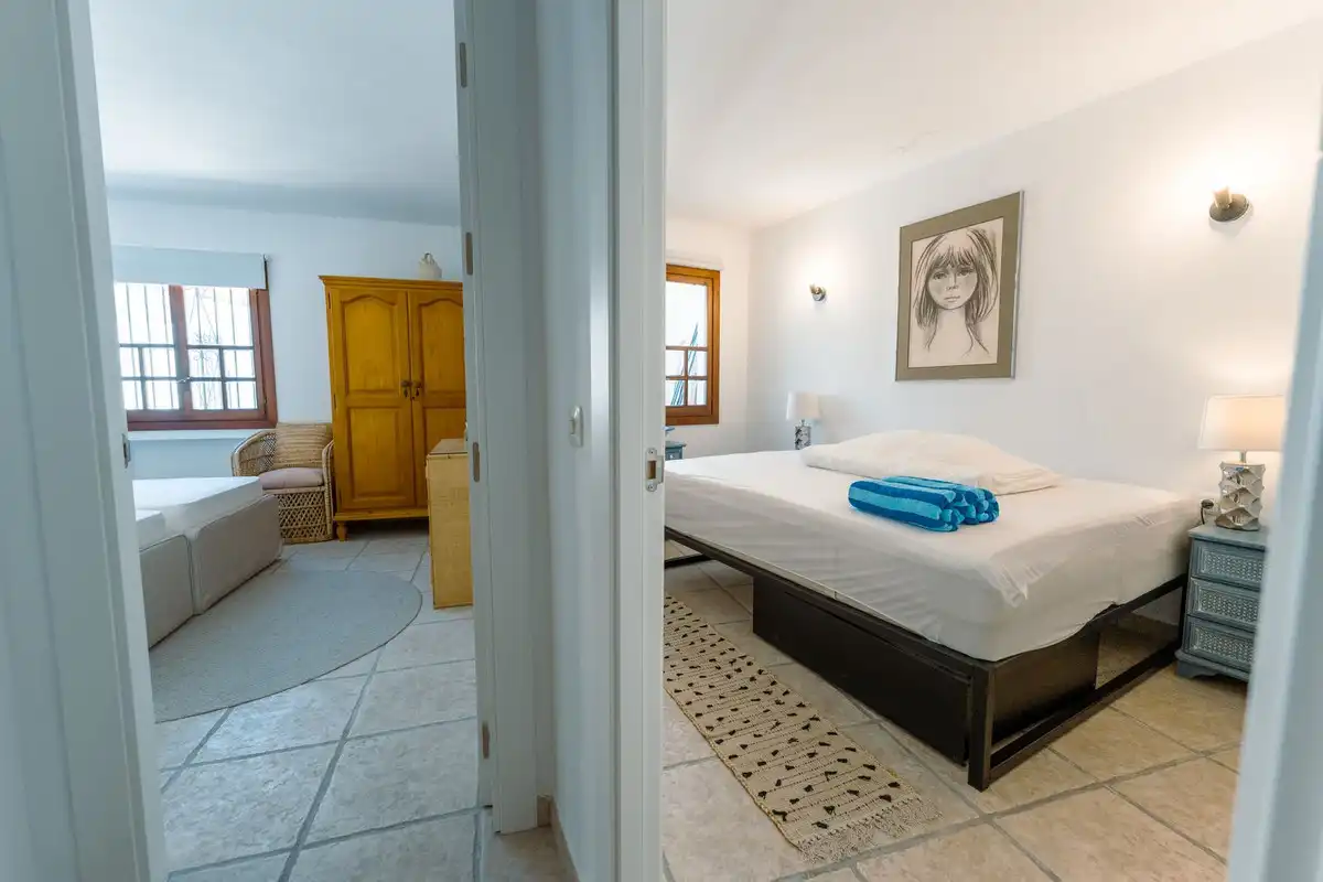 Dormitori de Casa adosada de lloguer en Marbella amb Piscina comunitària