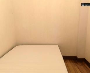 Bedroom of Flat to share in Bilbao   with Air Conditioner and Terrace