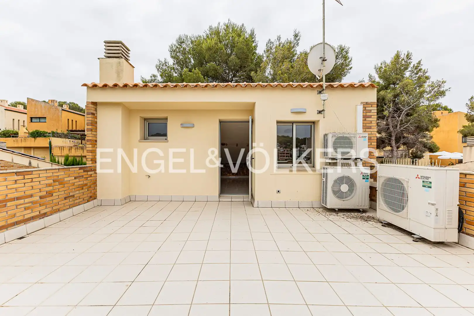 Vista exterior de Casa o xalet en venda en Tarragona amb Aire condicionat, Calefacció i Jardí privat