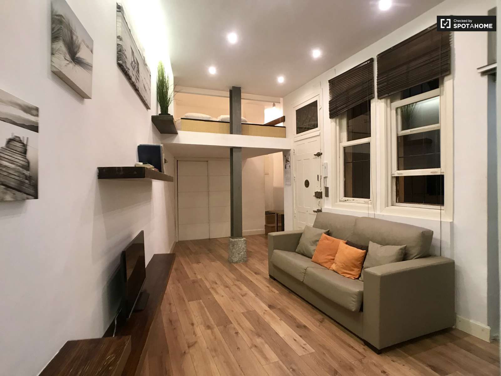 Sala d'estar de Estudi per a compartir en  Madrid Capital amb Aire condicionat, Calefacció i Terrassa