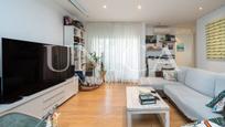 Living room of Flat for sale in  Madrid Capital  with Air Conditioner, Heating and Private garden