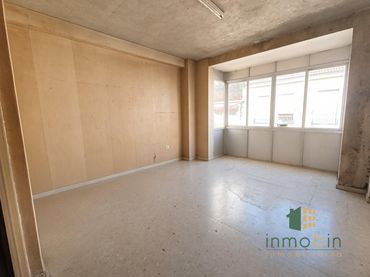 Local comercial en venda a Calle Portugal