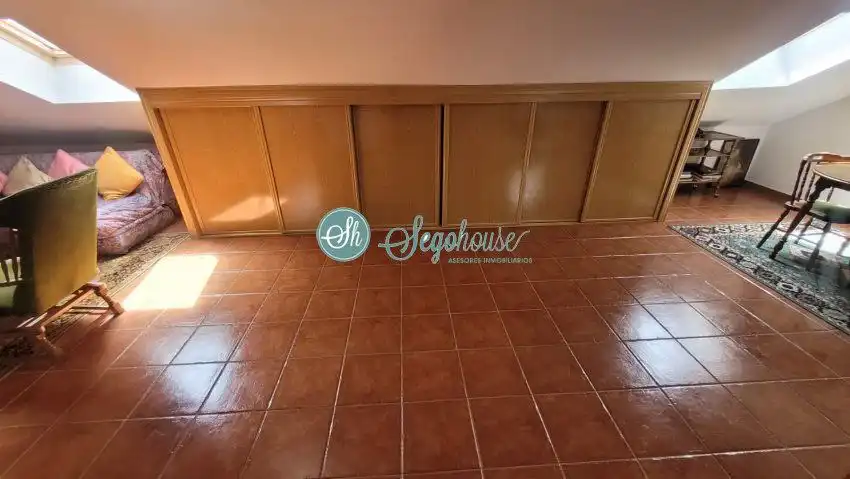 Menjador de Casa o xalet en venda en Segovia amb Calefacció, Parquet i Terrassa